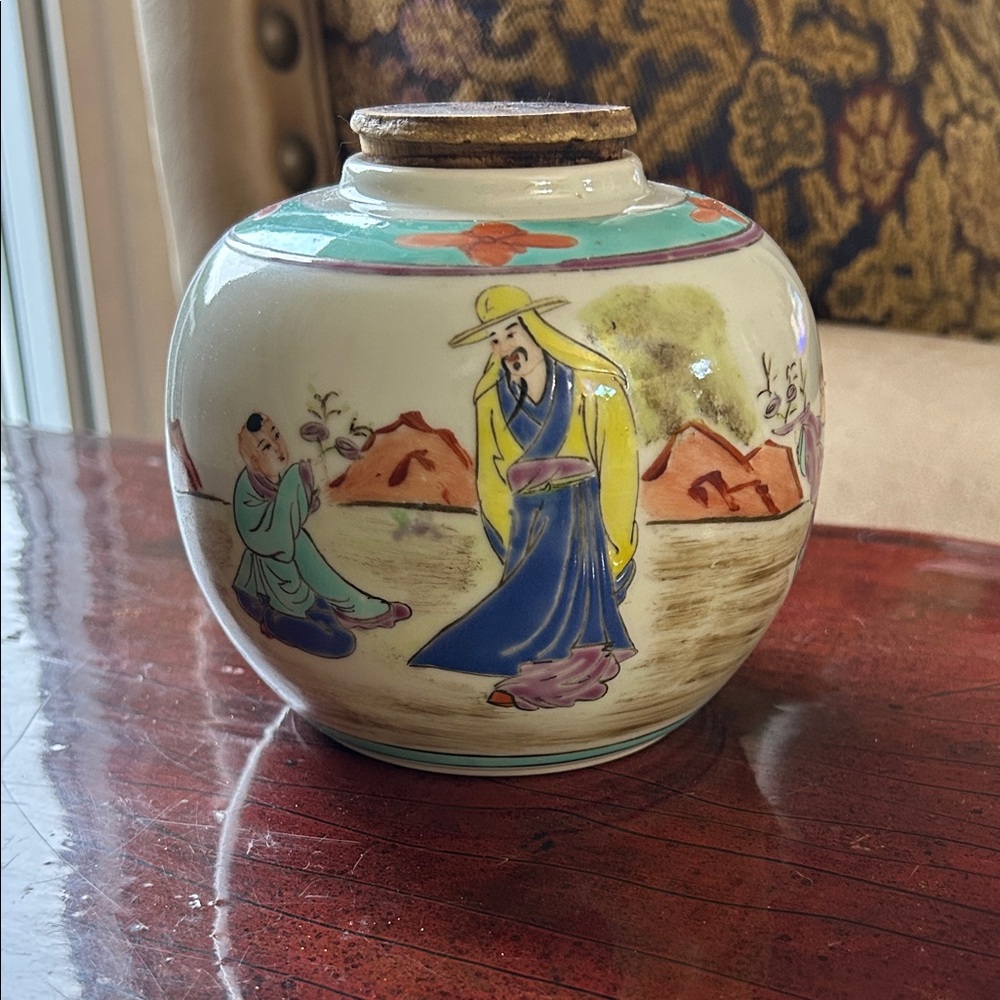 Vtg Japanese Ceramic Vase with Traditional Scene 5x5 with original wood stopper